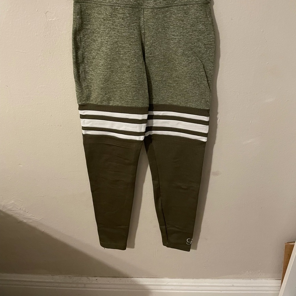 BOMBSHELL SPORTSWEAR LEGGINGS